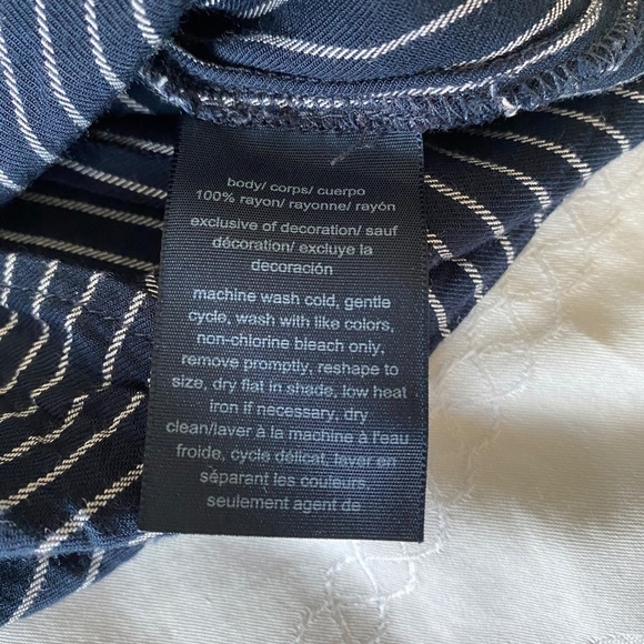 Tommy Hilfiger Women's Navy Pin-Striped Long Sleeve Button Up Shirt Size Small - Picture 10 of 12